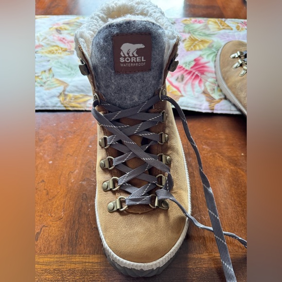 NWOT Sorel Waterproof Boots - Picture 13 of 13